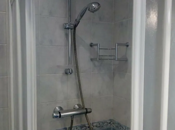 By The Sea * 内尔哈